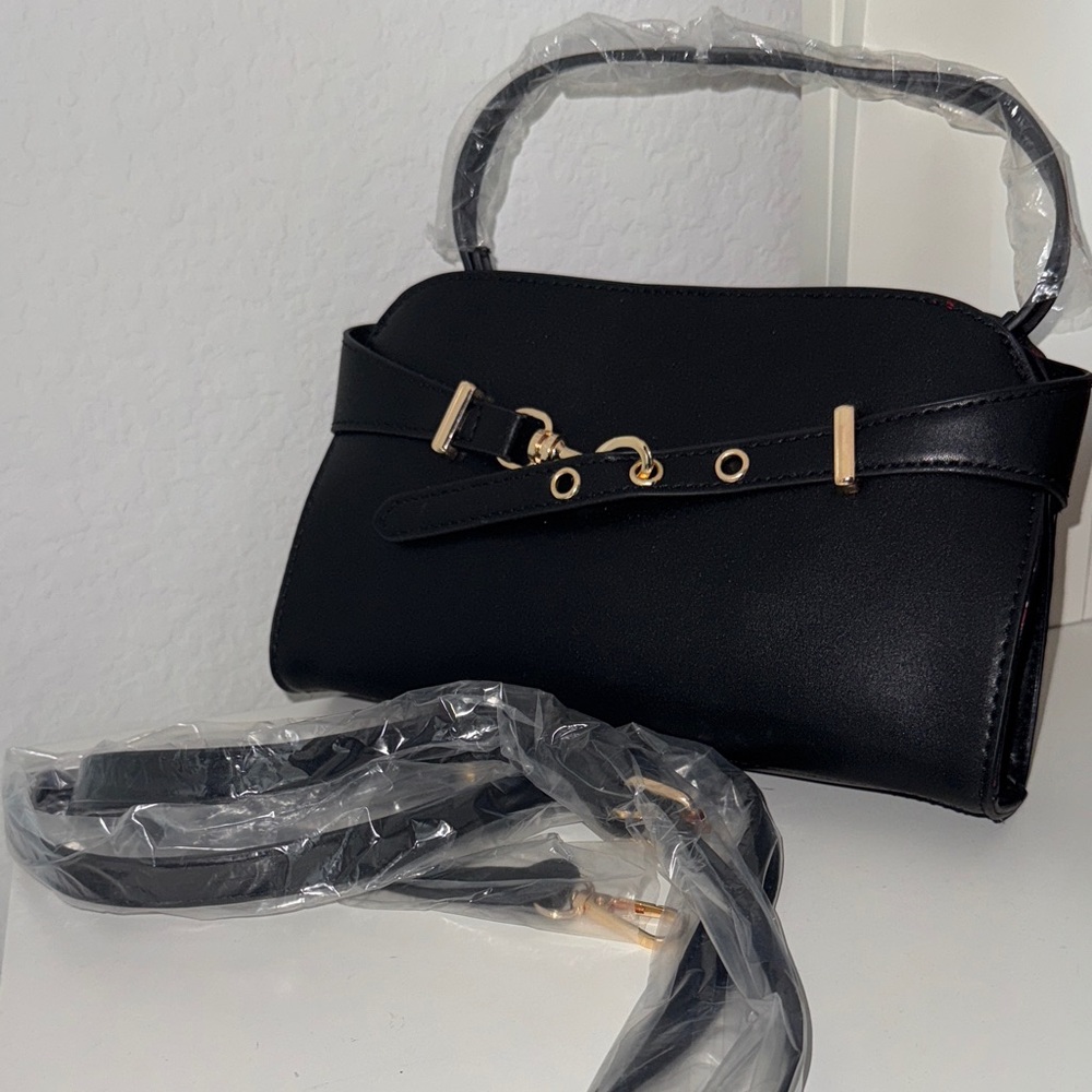 Elegant Black Handbag - Picture 3 of 3